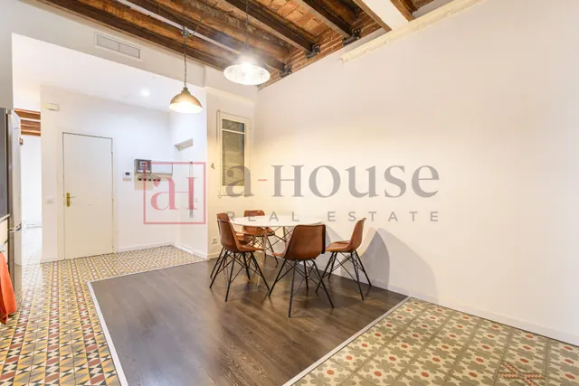 Piso listo para entrar a vivir con balcón y doble orientación en vila de gràcia — 10