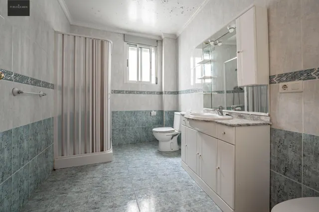 Amplia Casa en Venta en Guadix - Oportunidad de Inversión — 11