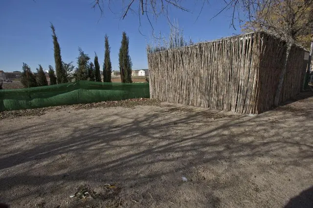 Pub en pleno funcionamiento en venta en Quintanar del Rey. — 39