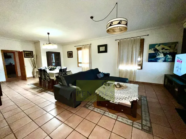 Espectacular chalet a la venta con impresionante jardín interior — 9