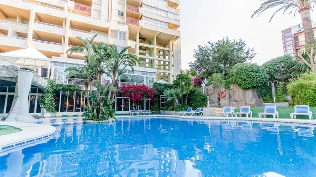 Apartamentos en la playa Poniente — 2