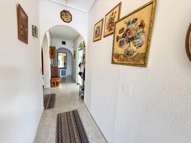 Impresionante Chalet Independiente en El Chaparral, Torrevieja — 30