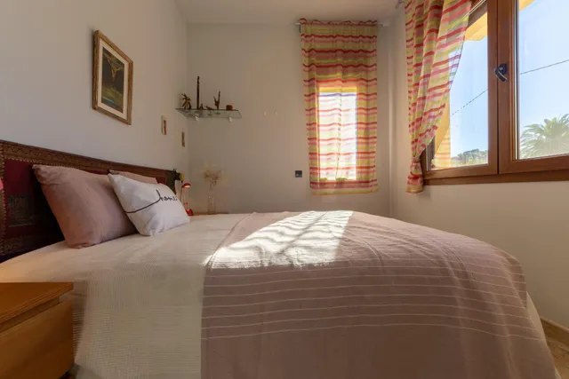 Espectacular Chalet en Mont-Roig del Camp con Piscina y Amplio Jardín — 46