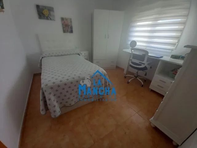 *155.000€* inmobiliaria la mancha vende adosado en Barrax (Albacete). — 38