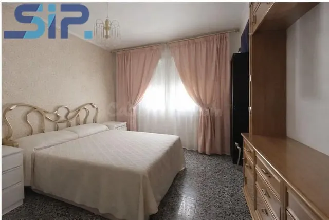 ¡Gran oportunidad en Zona Espirall! Planta baja amplia y lis - foto 5
