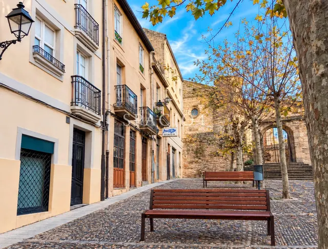 Edificio en venta en Ourense centro con vistas a la Plaza de - foto 2
