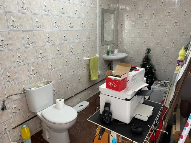 Local comercial en Buñol, calle principal, de 125 m2, 63 m2  - foto 4