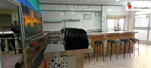 LOCAL COMERCIAL EN PLAZA PEATONAL - foto 5