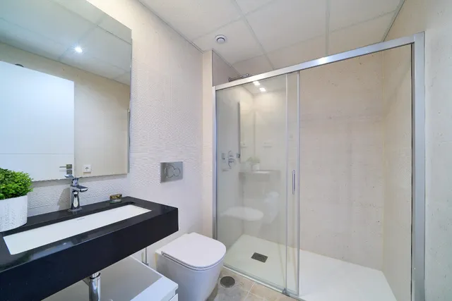 Apartamento de lujo con jardín — 17