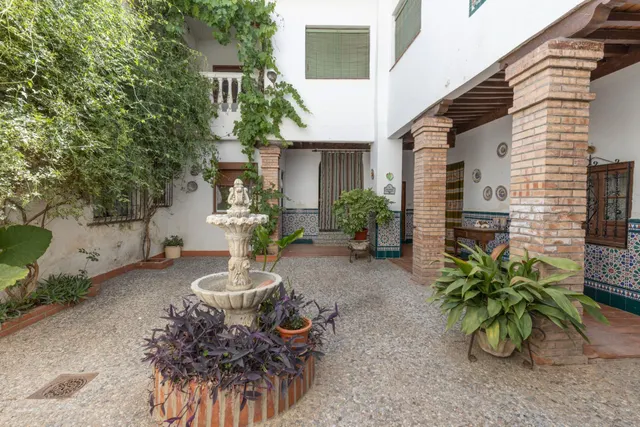 EXCEPCIONAL OPORTUNIDAD EN PLENO CENTRO DE HUÉTOR VEGA — 18