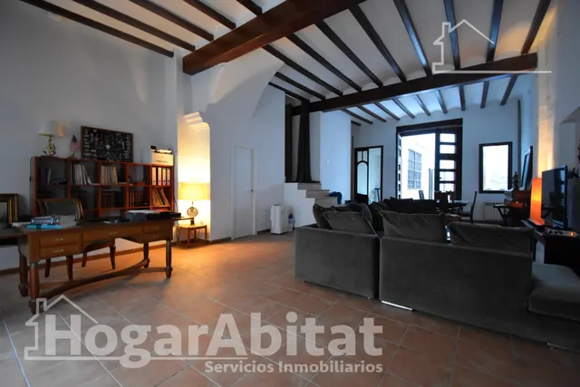 REFORMADO Y AMPLIO CON TECHOS ALTOS, PISCINA Y MUCHO ESTILO ¡TE ENCANTARÁ! — 30