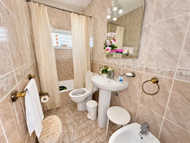 Apartamento de 3 estancias en La Orotava – luminoso y con grandes posibilidades de reforma — 7