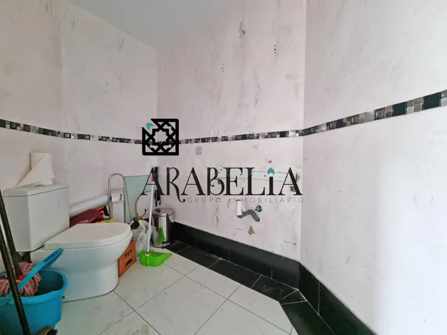 MAGNÍFICO LOCAL EN ZONA ARROYO DEL MORO - foto 5