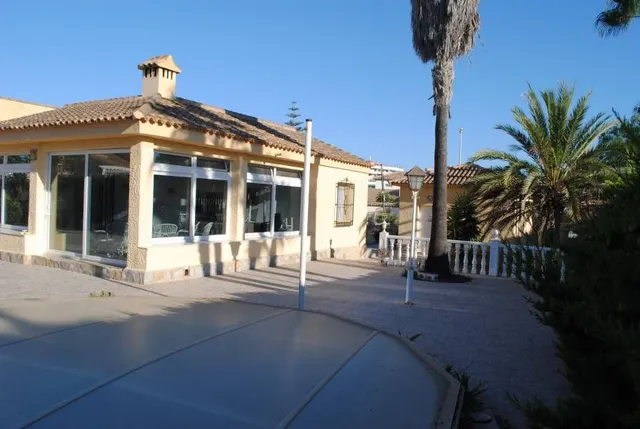 Villa 3 habitaciones 250m² en venta - Costa blanca — 28
