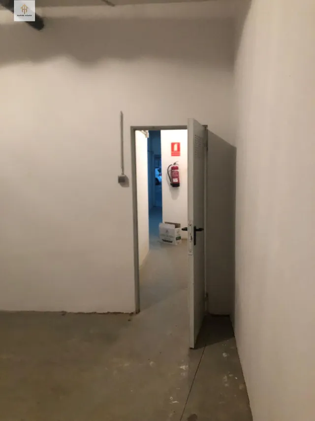 SE ALQUILA O SE VENDE TRASTERO en C/Margallo (Cáceres) - foto 3
