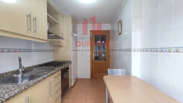 APARTAMENTO CON GARAJE Y TRASTERO EN LA ZONA DEL VEINTIUNO - foto 4