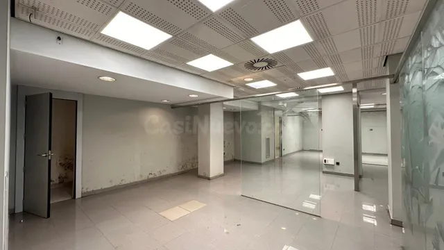Local comercial en alquiler en plena Calle Ingeniero Balague - foto 5