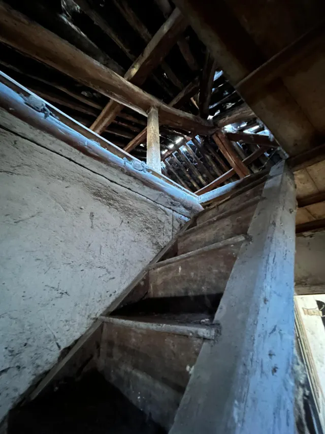 Amplia Casa de Piedra en Dehesas - Oportunidad Única por 29.000 € — 27