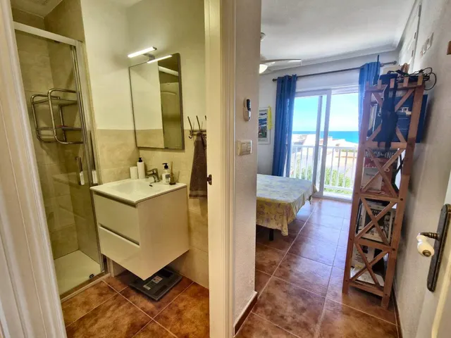 Apartamento reformado con vistas al Mediterráneo y espectacular solárium privado en Residencial Ipanema, La Manga km 2 — 26