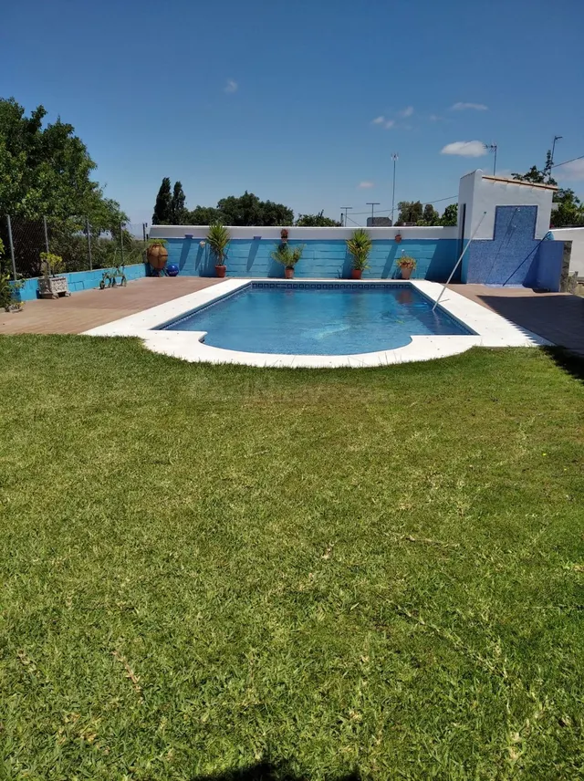 PARCELA URBANA CON CHALET LISTO PARA ENTRAR A VIVIR EN PEDAN - foto 2