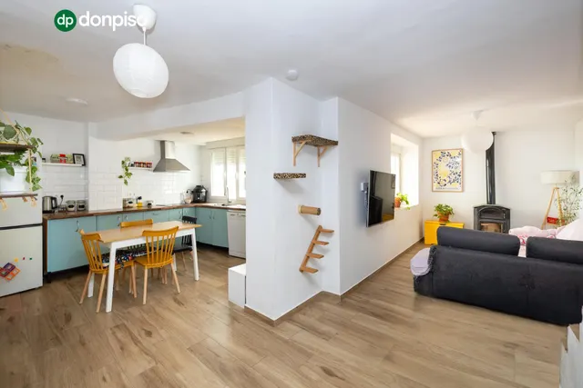 ¡Tu hogar soñado te espera en esta espectacular casa reformada! — 14