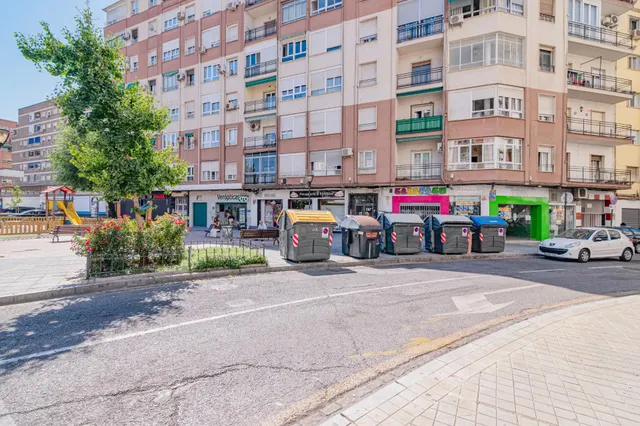 Oportunidad Única: Amplio Piso para Reformar en Camino de Ronda ✨ — 38