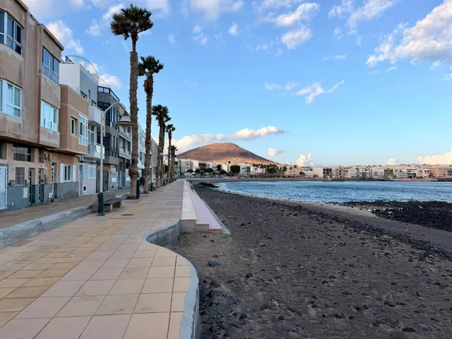 Terraza, piscinas y playa: tu nuevo hogar en Arinaga, con garaje y trastero — 29