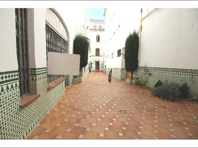 SE VENDE LOCAL EN PLENO CENTRO DE RONDA - foto 4