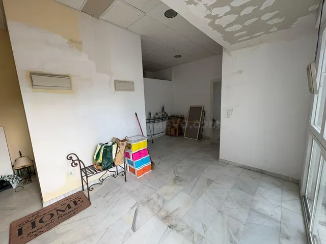 Local comercial 68m² en venta - Luis Montoto - Santa Justa