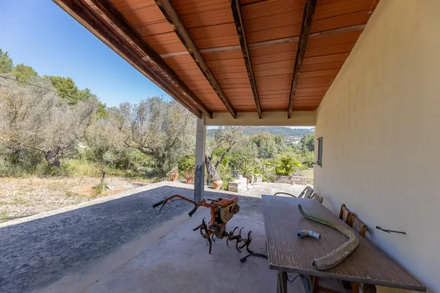 SE VENDE FANTASTICA FINCA RÚSTICA CON 35.000M2 DE TERRENO EN CALVIÀ — 43