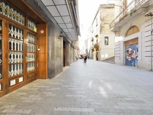 RESTAURANTE EN PLENO CENTRO DE LA CIUDAD — 34