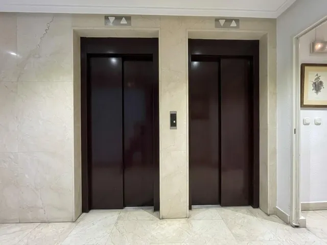 Piso exterior con piscina y muy luminoso en calle Querol,8 — 21