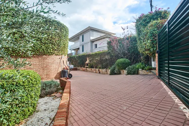 EN VENTA CASA EN VILANOVA I LA GELTRÚ (ZONA L´ARAGAI) — 45
