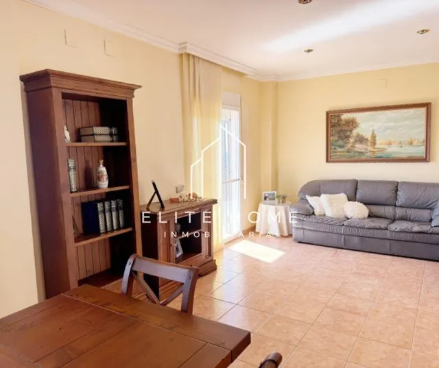 Una villa para disfrutar en familia en exclusiva urbanización y con el mediterráneo como horizonte — 10