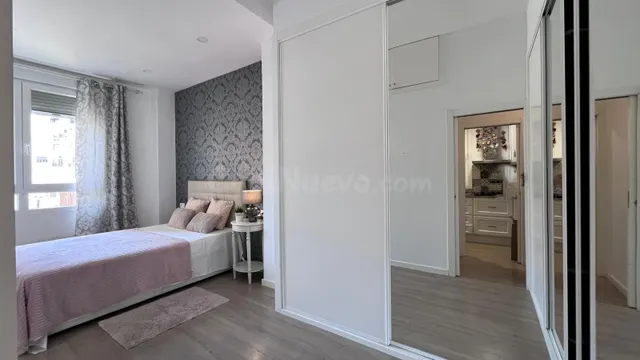 ¡INMEJORABLE OPORTUNIDAD DE VIVIR EN EL EIXAMPLE!! - foto 2