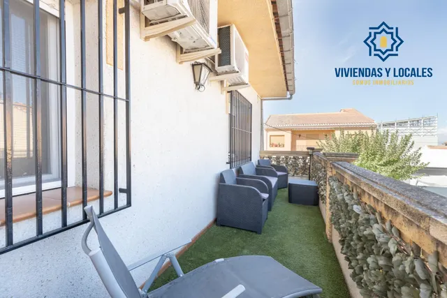 Casa en Armilla con terraza, patio y amplia cochera — 24