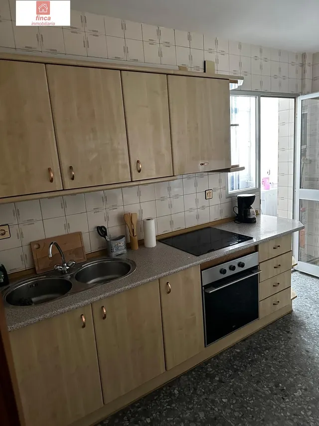 SE ALQUILA EN MONTIJO, PISO AMUEBLADO, LAS CUMBRES, CERCA DE - foto 5