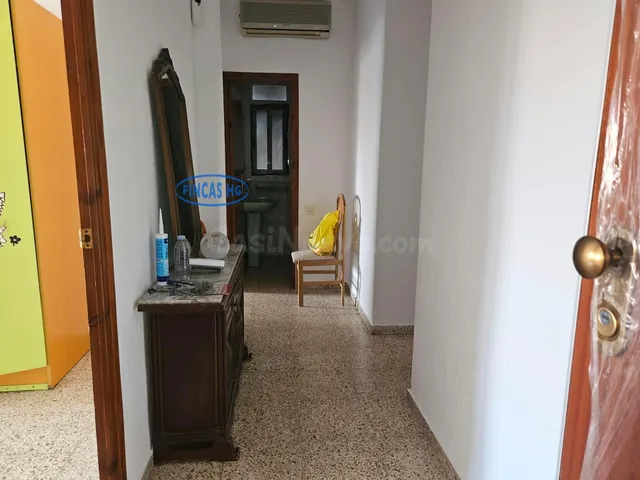 Amplia vivienda de 159 m2 con cinco dormitorios – Los Ángeles / límite San Blas — 4