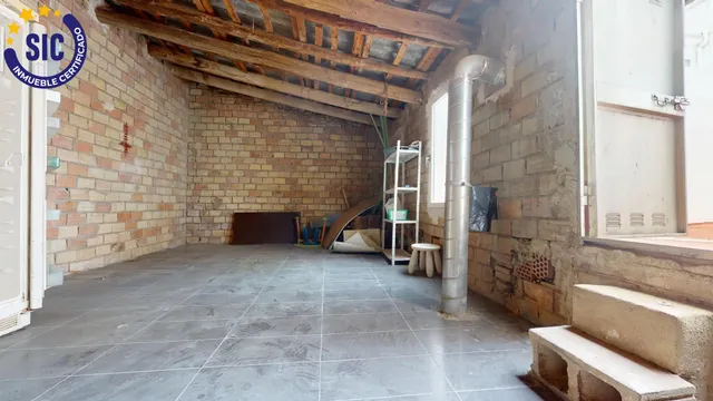 Local comercial o terreno de edificación para promover 5 viviendas y trasteros junto en la Avda. Lidon de Castellón — 30