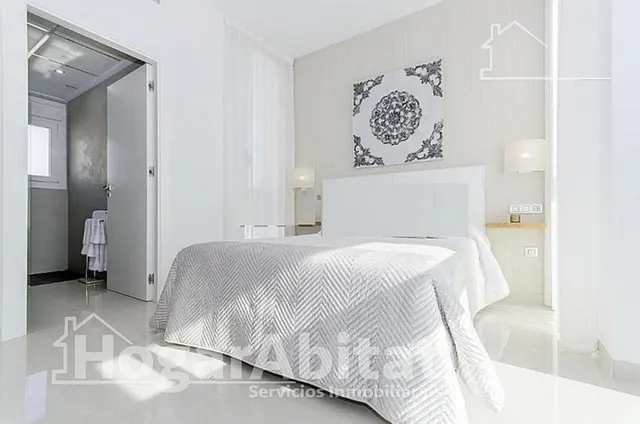 MARAVILLOSO CHALET CON JARDÍN, PISCINA Y GARAJE — 40