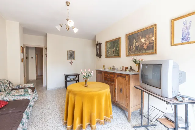 Piso con terraza y gran potencial junto a Camino de Ronda — 6