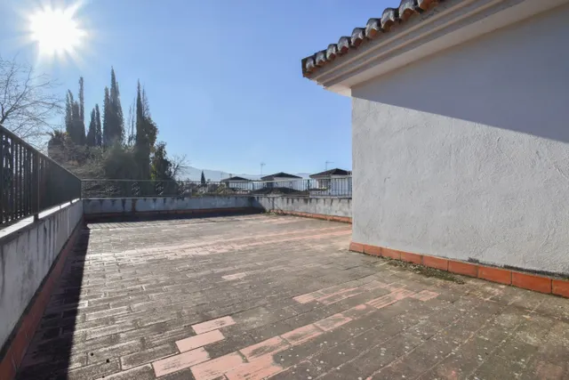 CASA Y PARCELA PARA USOS MULTIPLES. ZONA SERRALLO — 43