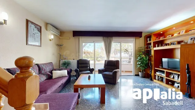 CASA ADOSADA EN CAN LLOBET!! - foto 3