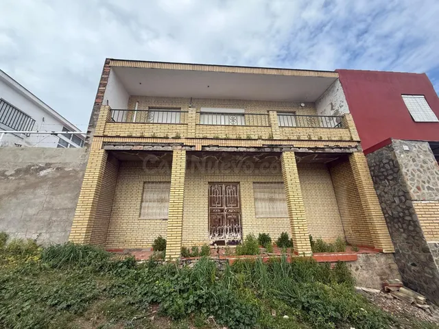 INVERSIÓN O GRAN VIVIENDA EN LAS PAJANOSAS – 241 m2, 4 habit - foto 2