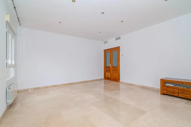 Piso 3 habitaciones 125m² en alquiler - Constitucion — 28