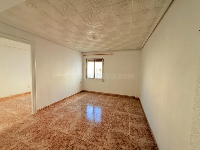 PISO EN BUENA ZONA, METRO AMISTAT, MUY LUMINOSO, A POCA DIST - foto 4