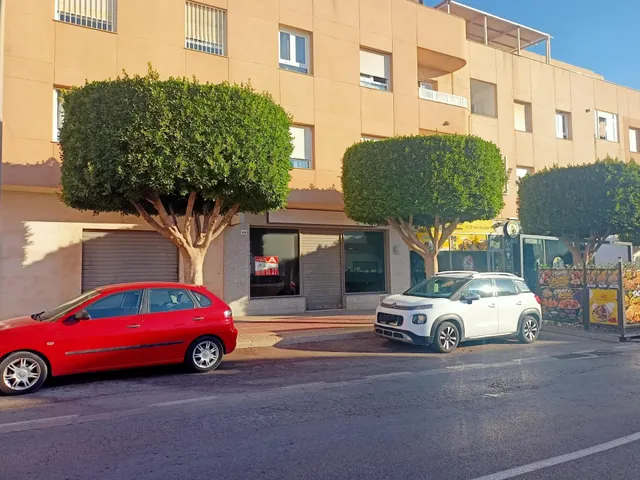 Local comercial en alquiler avenida principes de españa — 7