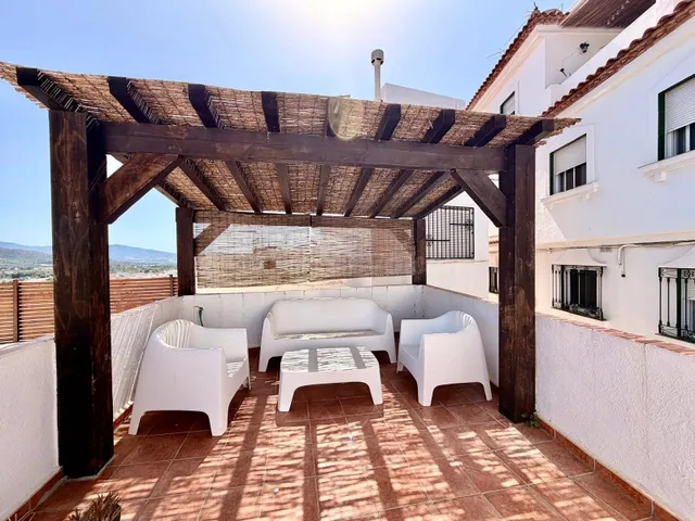Encantadora Casa Reformada en el Corazón del Casco Histórico - foto 3