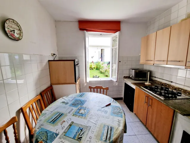 EXCLUSIVO CONJUNTO DE DOS CASAS CON JARDÍN Y GARAJE A 300 METROS DE LA PLAYA DE A RAPADOIRA – FOZ — 32