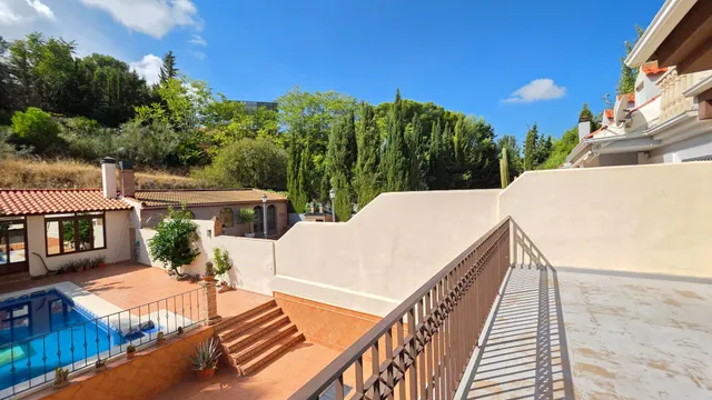 ¡increíble casa adosada con piscina privada en urbanización azahar! — 18